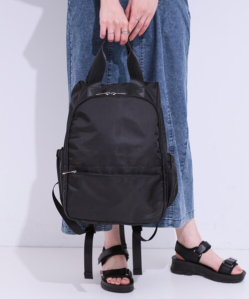 SHOO・LA・RUE(シューラルー)の「【撥水】キャリーオン10ポケットリュック(バックパック/リュック・レディース・ブラック/アイボリー/ダークグレー・00)」の8枚目の写真