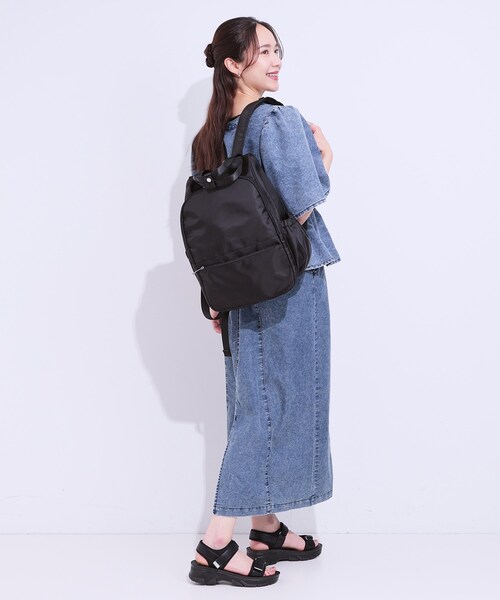SHOO・LA・RUE(シューラルー)の「【撥水】キャリーオン10ポケットリュック(バックパック/リュック・レディース・ブラック/アイボリー/ダークグレー・00)」の9枚目の写真