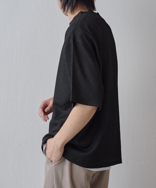 COLONY 2139（コロニートゥーワンスリーナイン）の「エアリーアイレットヘンリーネック半袖Tシャツ（Tシャツ/カットソー・メンズ・グレー/アイボリー/ブラック・MEDIUM/LARGE）」の5枚目の写真