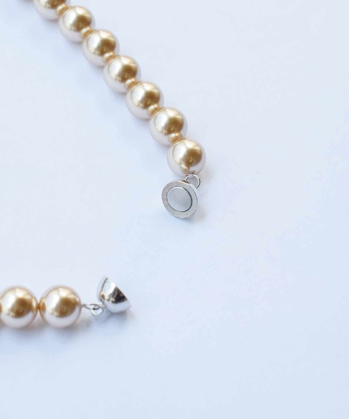 PICCIN(ピッチン)の「マグネット金具カラーパールネックレス(12mm)(ネックレス・レディース・ゴールド/オフホワイト/シルバー・FREE)」の14枚目の写真