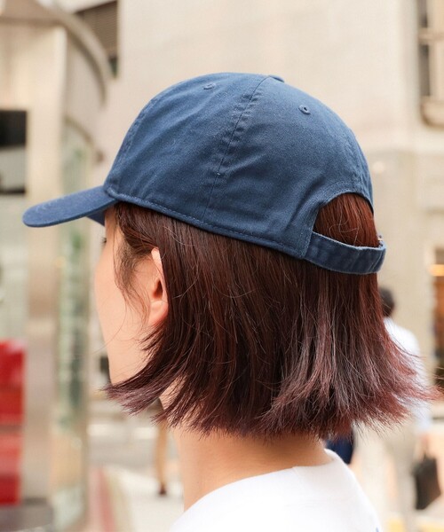 TOKYO CULTUART by BEAMS（トウキョウカルチャートバイビームス）の「渋谷サウナス / イルカのイルカくん “サウぃな～” CAP（キャップ・レディース・ホワイト/ネイビー・ONE SIZE）」の11枚目の写真