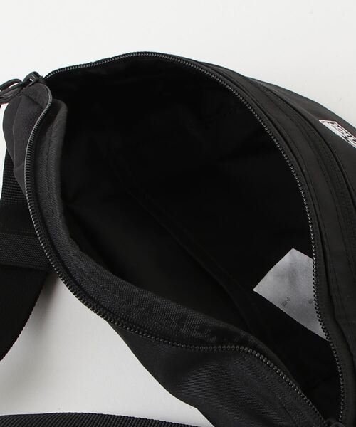 MARMOT(マーモット)の「【Marmot】Playing Follower Waist Pouch(ボディバッグ/ウエストポーチ・メンズ・ブラック・ONE SIZE)」の4枚目の写真