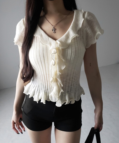 me+em select(ミームセレクト)の「【 2color 】シアーフリル半袖リブニットカーディガン / sheer frill short sleeve rib knit cardigan(Tシャツ/カットソー・レディース・ブラック/アイボリー・FREE)」の2枚目の写真