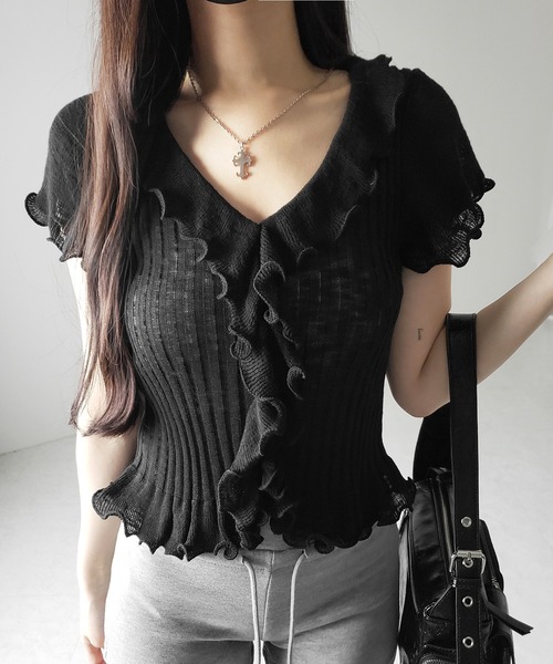 me+em select(ミームセレクト)の「【 2color 】シアーフリル半袖リブニットカーディガン / sheer frill short sleeve rib knit cardigan(Tシャツ/カットソー・レディース・ブラック/アイボリー・FREE)」の1枚目の写真