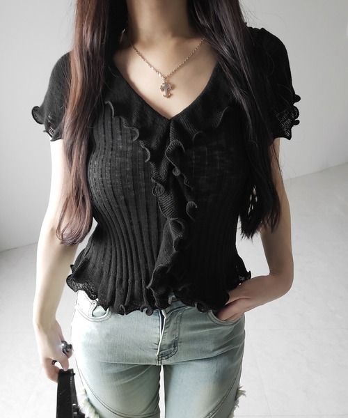 me+em select(ミームセレクト)の「【 2color 】シアーフリル半袖リブニットカーディガン / sheer frill short sleeve rib knit cardigan(Tシャツ/カットソー・レディース・ブラック/アイボリー・FREE)」の4枚目の写真