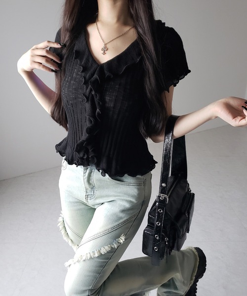 me+em select(ミームセレクト)の「【 2color 】シアーフリル半袖リブニットカーディガン / sheer frill short sleeve rib knit cardigan(Tシャツ/カットソー・レディース・ブラック/アイボリー・FREE)」の5枚目の写真