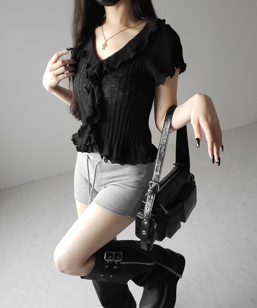 me+em select(ミームセレクト)の「【 2color 】シアーフリル半袖リブニットカーディガン / sheer frill short sleeve rib knit cardigan(Tシャツ/カットソー・レディース・ブラック/アイボリー・FREE)」の9枚目の写真