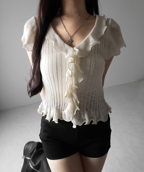 me+em select(ミームセレクト)の「【 2color 】シアーフリル半袖リブニットカーディガン / sheer frill short sleeve rib knit cardigan(Tシャツ/カットソー・レディース・ブラック/アイボリー・FREE)」の18枚目の写真