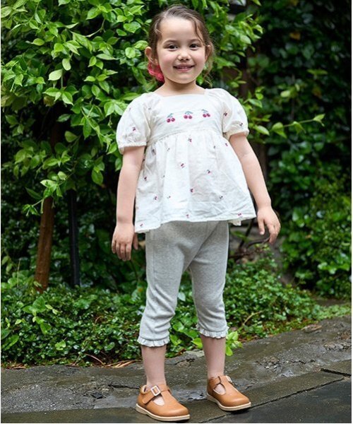 petit main（プティマイン）の「チェリー刺しゅうパフブラウス（シャツ/ブラウス・キッズ・アイボリー/ライトブルー・120cm/90cm/100cm/130cm/80ｃｍ/110cm）」の12枚目の写真