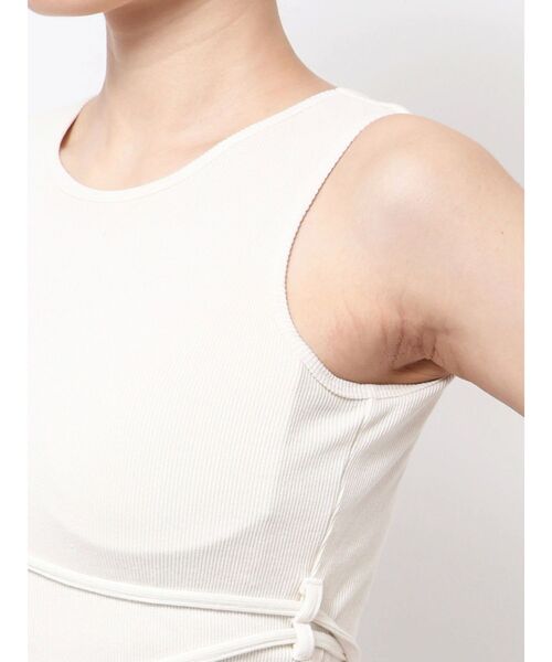 EMODA(エモダ)の「クロスフィットリボントップ(Tシャツ/カットソー・レディース・グレー/ホワイト/ブラック・FREE)」の9枚目の写真