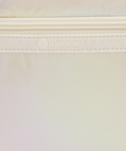 LeSportsac(レスポートサック)の「GRADIENT COSMETIC CLUTCH パーライズドグラディエントシャイン(ポーチ・レディース・ホワイト・FREE)」の5枚目の写真