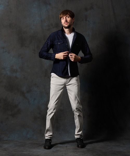 HIDEAWAYS NICOLE（ハイダウェイニコル）の「フロッキープリントスタンドカラーシャツ（シャツ/ブラウス・メンズ・ネイビー/チャコールグレー×ブラック/ホワイト×ブラック/ボルドー・X-LARGE/LARGE/MEDIUM）」の6枚目の写真