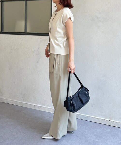 Thevon(ゼボン)の「ニュアンスボタンフレンチカーディガン(ニット/セーター・レディース・アイボリー/ブラック/ブラウン・FREE)」の9枚目の写真