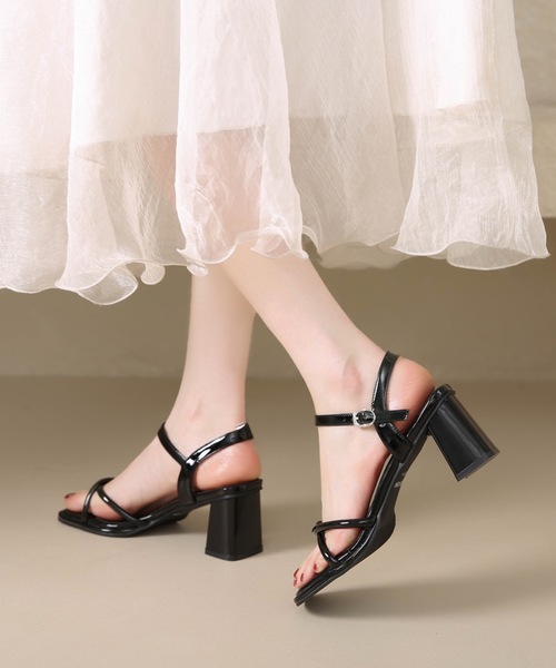Lace Ladies(レースレディース)の「ツイスト チューブ ストラップ ヒール サンダル(サンダル・レディース・ブラック/アイボリー・22.5cm/23cm/23.5cm/24cm/24.5cm/25cm)」の4枚目の写真