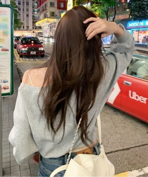 LADY LIKE(レディライク)の「ミニスタッズロゴワンショルダースウェット(スウェット・レディース・グレー/ブラック・M/S)」の9枚目の写真