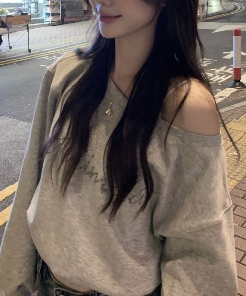 LADY LIKE(レディライク)の「ミニスタッズロゴワンショルダースウェット(スウェット・レディース・グレー/ブラック・M/S)」の14枚目の写真