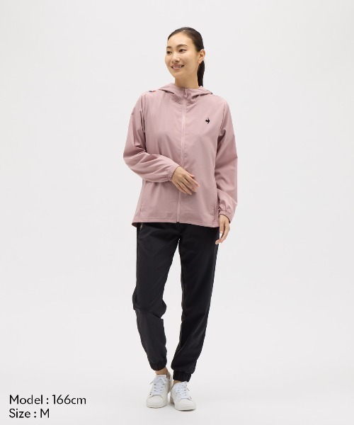le coq sportif(ルコックスポルティフ)の「【ルコックスポルティフ】吸汗速乾/ストレッチ/UVカットEssentialクロスジョガーパンツ(その他パンツ・レディース・ネイビー/ブラック・M/L/S/XL)」の6枚目の写真