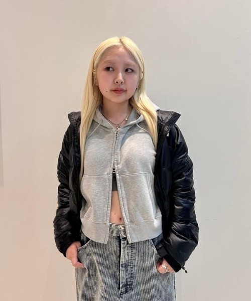 Ray BEAMS（レイビームス）の「スウェット ジップ フーディー（パーカー・レディース・ライトグレー/チャコールグレー・ONE SIZE）」の5枚目の写真