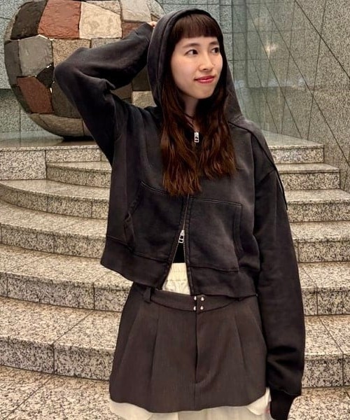 Ray BEAMS（レイビームス）の「スウェット ジップ フーディー（パーカー・レディース・ライトグレー/チャコールグレー・ONE SIZE）」の3枚目の写真