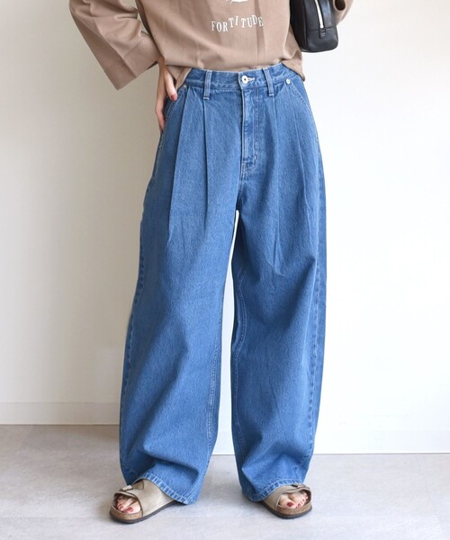 SHIPS（シップス）の「〈洗濯機可能〉2タック カーブ デニム パンツ（デニムパンツ・レディース・ブルー/ネイビー・36/38）」の2枚目の写真