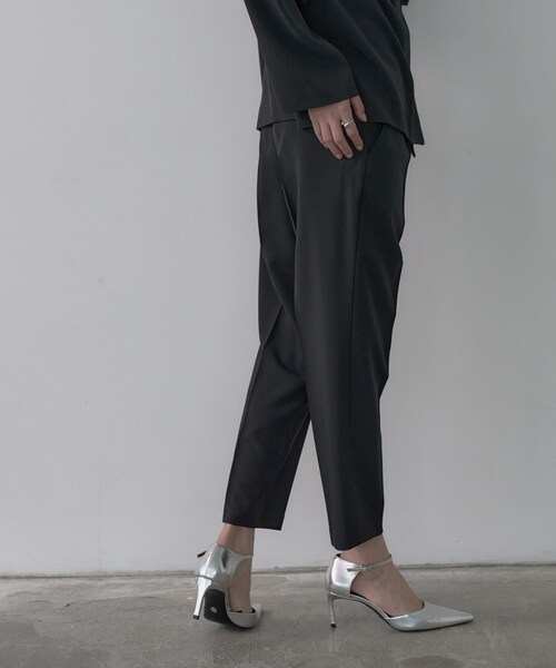 GALLEST(ギャレスト)の「Comfy SET UP|イージーテーパードパンツ【セットアップ対応/通勤/カセット服】(その他パンツ・レディース・ブラック/ブラウン系その他/ベージュ・36/38/34/40)」の7枚目の写真