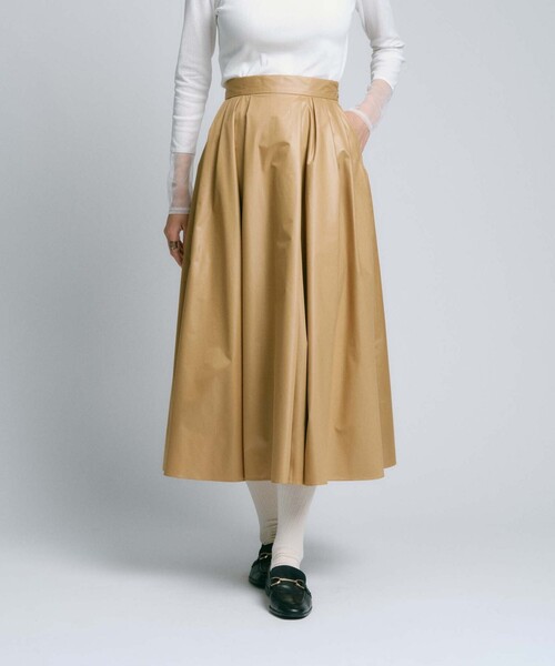 BIANCA(ビアンカ)の「【着回し抜群】レザーライク フレアスカート(スカート・レディース・ベージュ/ブルー系その他4・38/36)」の2枚目の写真