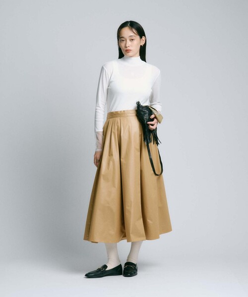 BIANCA(ビアンカ)の「【着回し抜群】レザーライク フレアスカート(スカート・レディース・ベージュ/ブルー系その他4・38/36)」の7枚目の写真