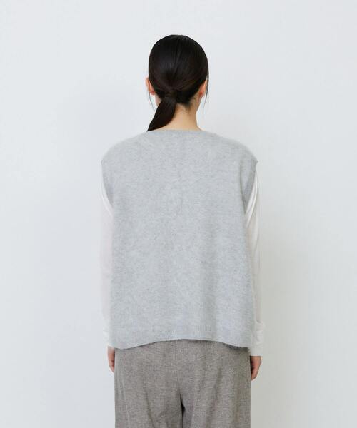 LOISIR（ロワズィール）の「カシミヤファー加工ベスト（ベスト・レディース・ピンク/グレー・FREE）」の9枚目の写真