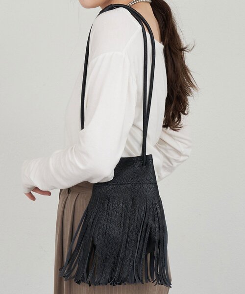 SHENERY(シーナリー)の「フリンジバッグ(トートバッグ・レディース・ブラック/ブラウン・FREE)」の5枚目の写真