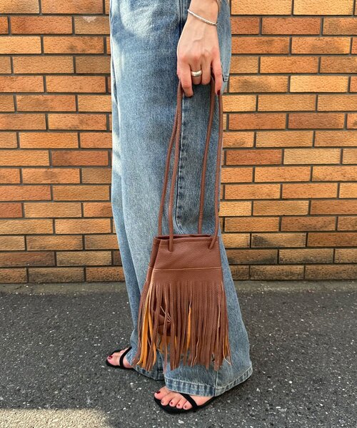 SHENERY(シーナリー)の「フリンジバッグ(トートバッグ・レディース・ブラック/ブラウン・FREE)」の13枚目の写真