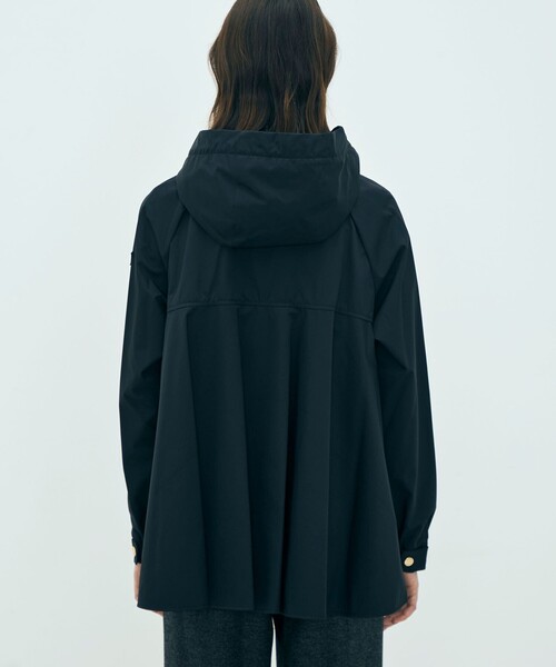 TATRAS（タトラス）の「【別注】TATRAS NARA フードブルゾン（ブルゾン・レディース・ブラック/ダークグリーン/ライトベージュ・1）」の12枚目の写真