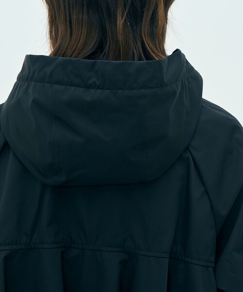 TATRAS（タトラス）の「【別注】TATRAS NARA フードブルゾン（ブルゾン・レディース・ブラック/ダークグリーン/ライトベージュ・1）」の19枚目の写真