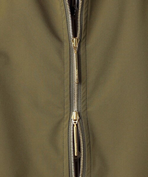 TATRAS（タトラス）の「【別注】TATRAS NARA フードブルゾン（ブルゾン・レディース・ブラック/ダークグリーン/ライトベージュ・1）」の7枚目の写真