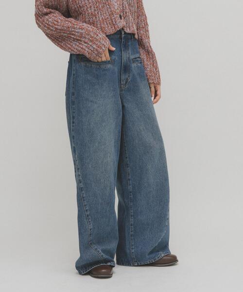 KBF（ケイビーエフ）の「WIDEレッグアジャストデニム（デニムパンツ・レディース・ブラック/ブルー・38/36）」の3枚目の写真