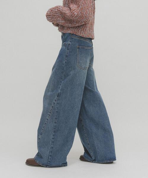 KBF（ケイビーエフ）の「WIDEレッグアジャストデニム（デニムパンツ・レディース・ブラック/ブルー・38/36）」の4枚目の写真