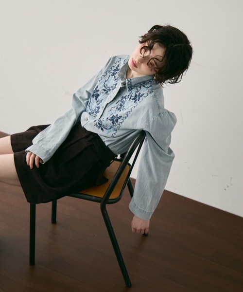 Trish（トリッシュ）の「オリエンタル刺繍デニムシャツ（シャツ/ブラウス・レディース・ネイビー/サックスブルー・FREE）」の11枚目の写真