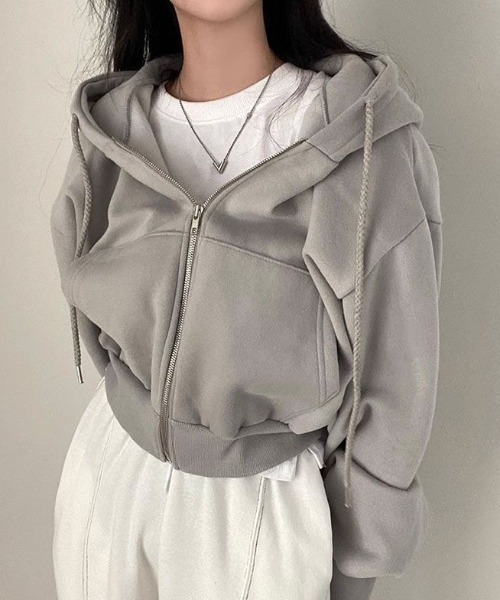 Short zip‑up hoodie — короткая худи на молнии