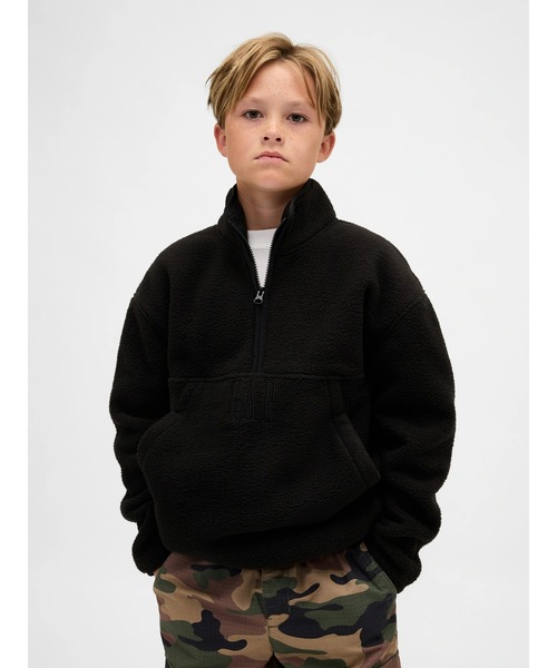 GAP(ギャップ)の「ボア Gapロゴ ハーフジップ プルオーバー (キッズ)(スウェット・キッズ・ピンク/グレー/ブルー/ブラック・110cm/120cm/130cm/140cm/150cm/160cm)」の2枚目の写真