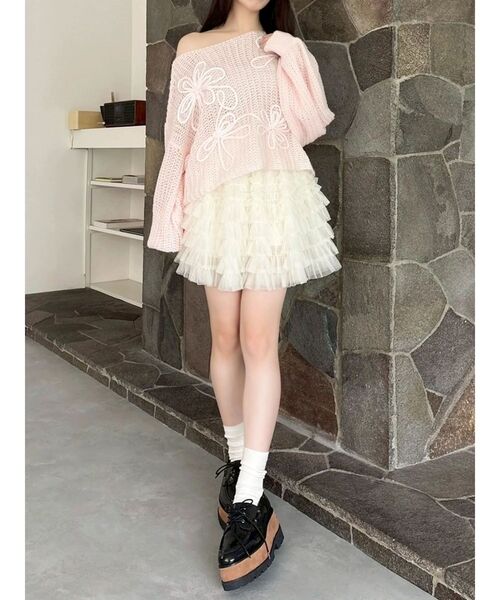 dazzlin（ダズリン）の「ボリュームフリルチュールミニスカート（スカート・レディース・アイボリー/グレー/チャコールグレー・FREE）」の11枚目の写真