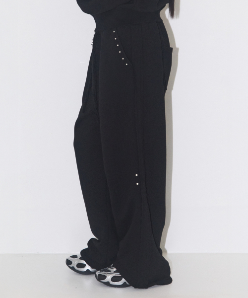 ILLIGO(イリゴ)の「フレイド スウェットパンツ ブラック(スウェットパンツ・レディース・その他・SMALL/MEDIUM)」の2枚目の写真