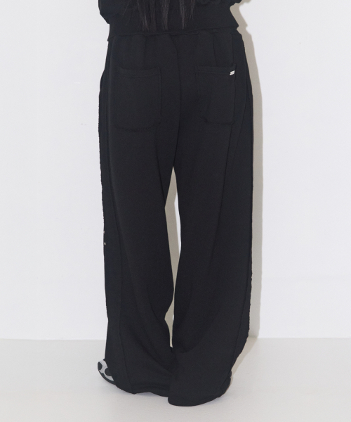 ILLIGO(イリゴ)の「フレイド スウェットパンツ ブラック(スウェットパンツ・レディース・その他・SMALL/MEDIUM)」の3枚目の写真