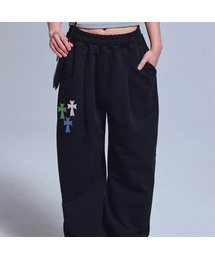 GRAVER（グレーバー）の「[ユニセックス]DOT CROSSロゴ刺繍トレーニングピンタックワイドパンツ_10カラー（スウェットパンツ）」