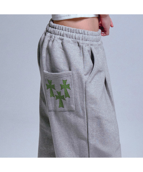 GRAVER（グレーバー）の「[ユニセックス]ドットクロスロゴ刺繍トレーニングワイドパンツ_2カラー（スウェットパンツ・レディース・杢グレー/ブラック/ブラック系その他2/ブラック系その他3/ブラック系その他4/ブラック系その他5/ブラック系その他6/グレー系その他2/グレー系その他3/グレー系その他4/グレー系その他5/グレー系その他6/ブラックミックス/ライトグレー/ブラック×ピンク・MEDIUM/LARGE）」の12枚目の写真