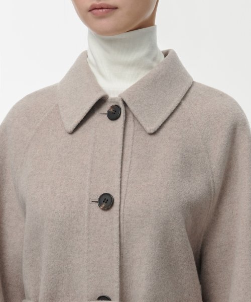 MUSINSA STANDARD WOMAN(ムシンサスタンダードウーマン)の「レディースカシミアブレンドハンドメイドバルマカンローブコート【オートミール】(チェスターコート・レディース・その他・SMALL/MEDIUM/LARGE/X-SMALL)」の11枚目の写真