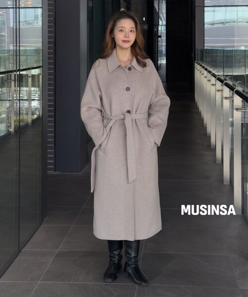 MUSINSA STANDARD WOMAN(ムシンサスタンダードウーマン)の「レディースカシミアブレンドハンドメイドバルマカンローブコート【オートミール】(チェスターコート・レディース・その他・SMALL/MEDIUM/LARGE/X-SMALL)」の4枚目の写真