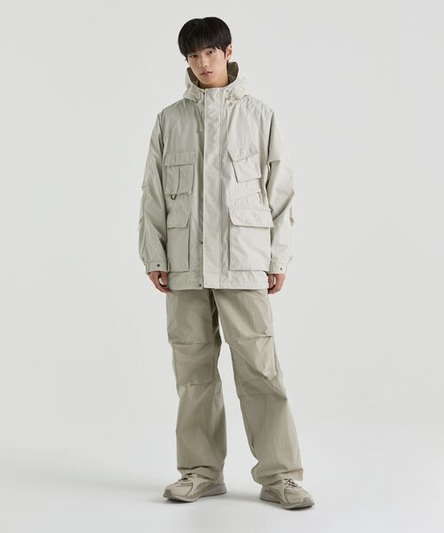 MUSINSA STANDARD（ムシンサスタンダード）の「[シティレジャー] CN ワイドベルトパラシュートパンツ [グレイッシュベージュ]（その他パンツ・メンズ・その他・40/38/42/36/34/32/30/26/27/28/29/33/31）」の16枚目の写真
