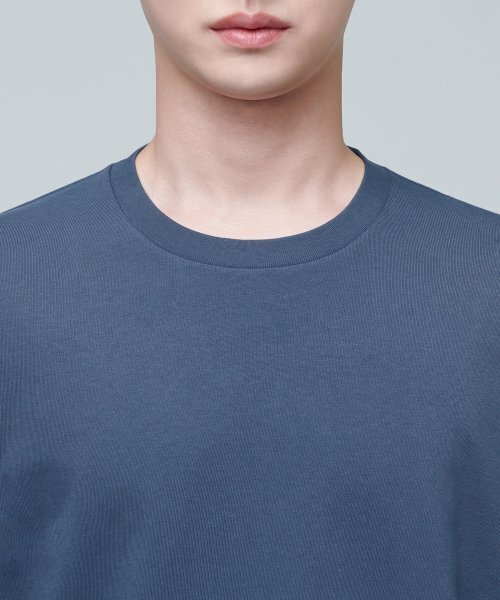 MUSINSA STANDARD（ムシンサスタンダード）の「レイヤードクルーネック長袖Tシャツ_ロング丈 [ミッドナイトブルー]（Tシャツ/カットソー・メンズ・その他・SMALL/MEDIUM/LARGE/X-SMALL）」の5枚目の写真