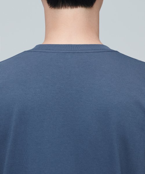 MUSINSA STANDARD（ムシンサスタンダード）の「レイヤードクルーネック長袖Tシャツ_ロング丈 [ミッドナイトブルー]（Tシャツ/カットソー・メンズ・その他・SMALL/MEDIUM/LARGE/X-SMALL）」の6枚目の写真