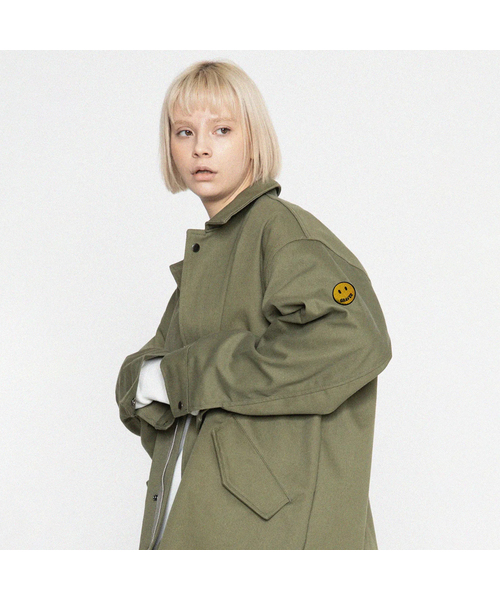 [UNISEX] DOT SMILE EMBROIDERED WHITE CLIP JACKET_KHAKI