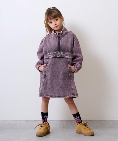 X-girl Stages(エックスガールステージス)の「ロゴ刺しゅうデニムスウェットワンピース(ワンピース・キッズ・ブルー/ピンク・140cm/130cm/100cm/90cm/110cm/120cm)」の2枚目の写真